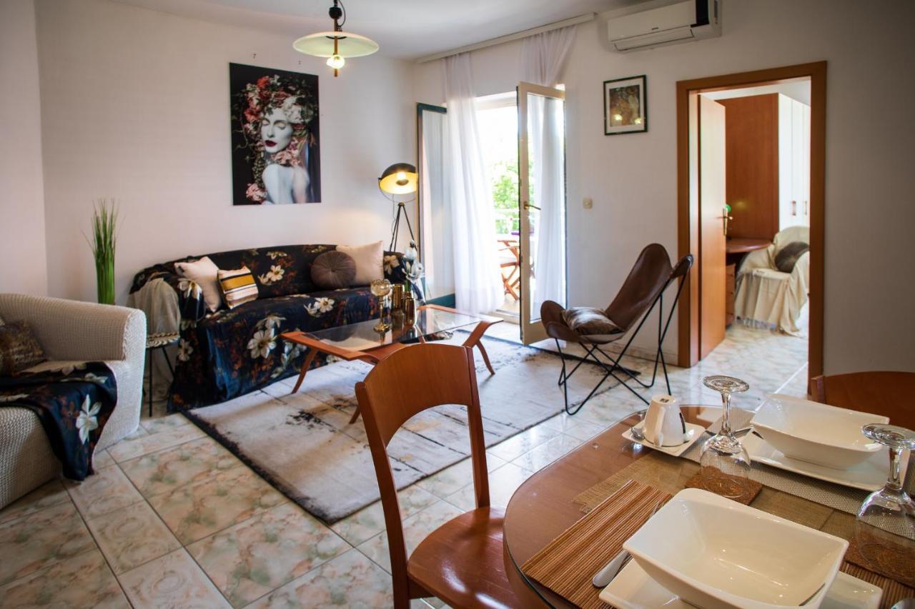 Villa Mareonda - Apartments Sussurro 罗维尼 外观 照片