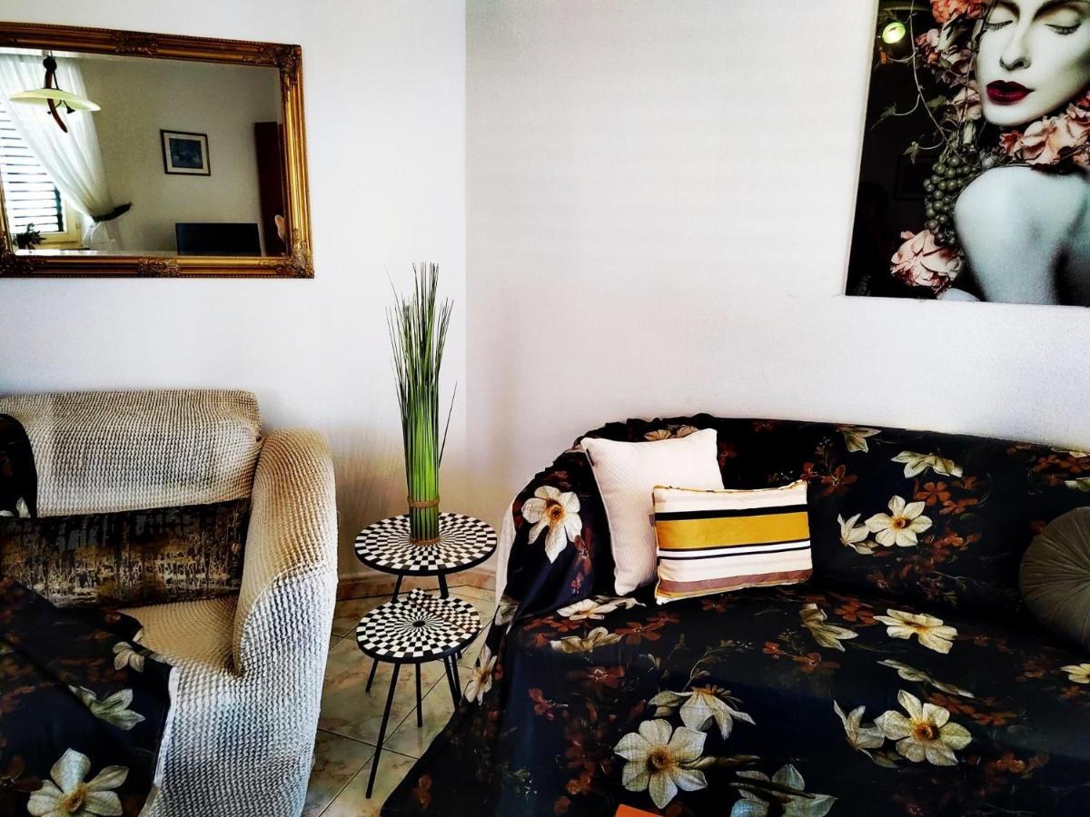 Villa Mareonda - Apartments Sussurro 罗维尼 外观 照片