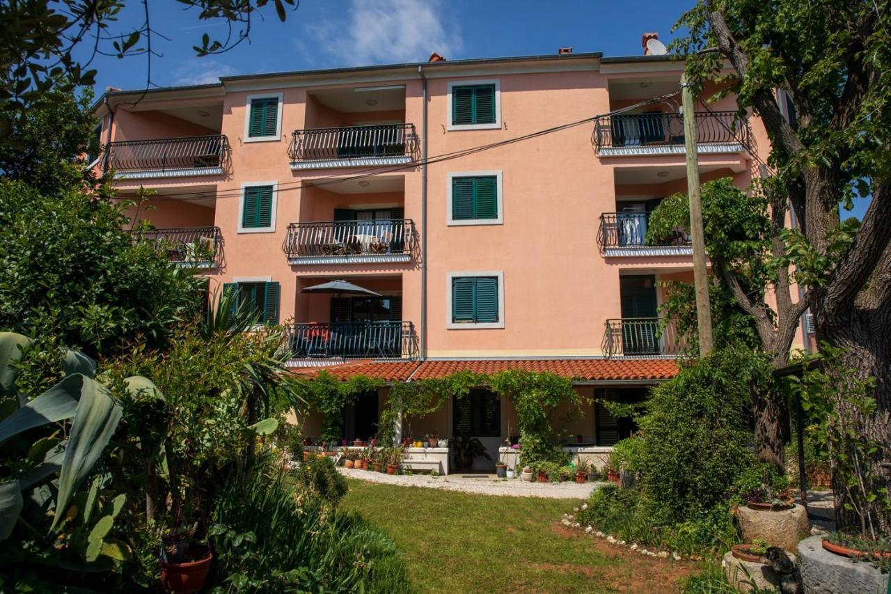 Villa Mareonda - Apartments Sussurro 罗维尼 外观 照片